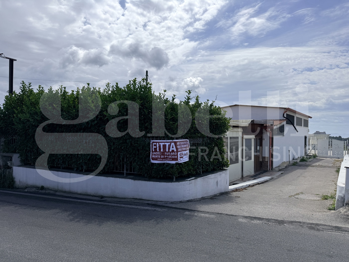 Negozio in affitto a Bacoli