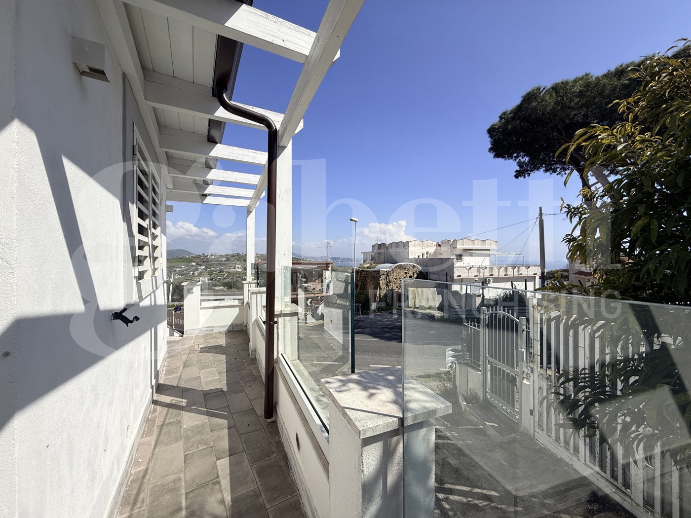 Trilocale ristrutturato a Monte di Procida