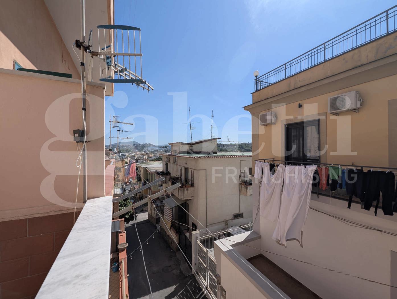 Trilocale da ristrutturare a Monte di Procida