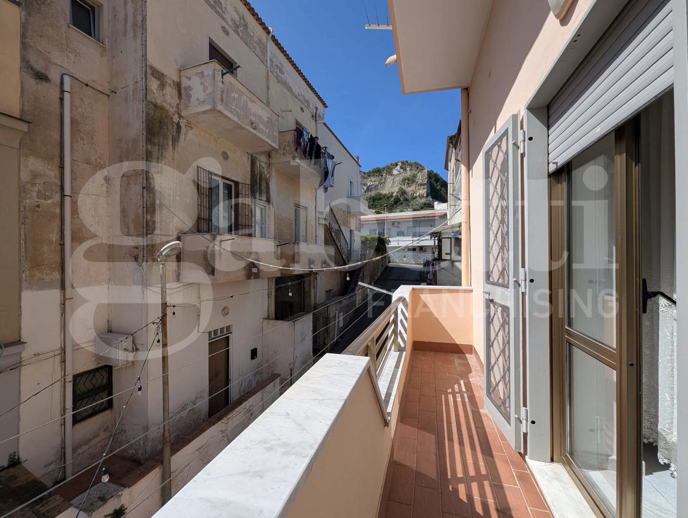 Trilocale da ristrutturare a Monte di Procida