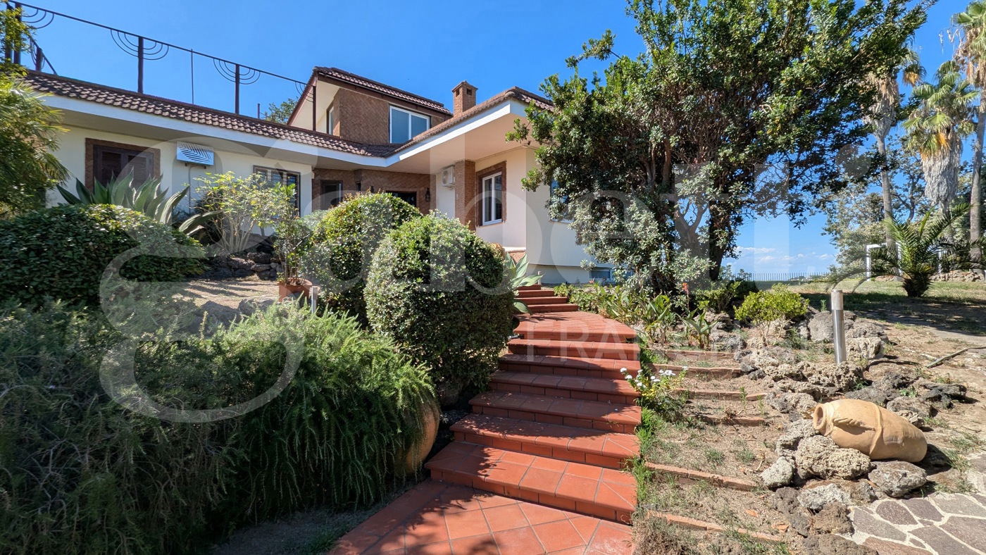 Villa con giardino a Bacoli