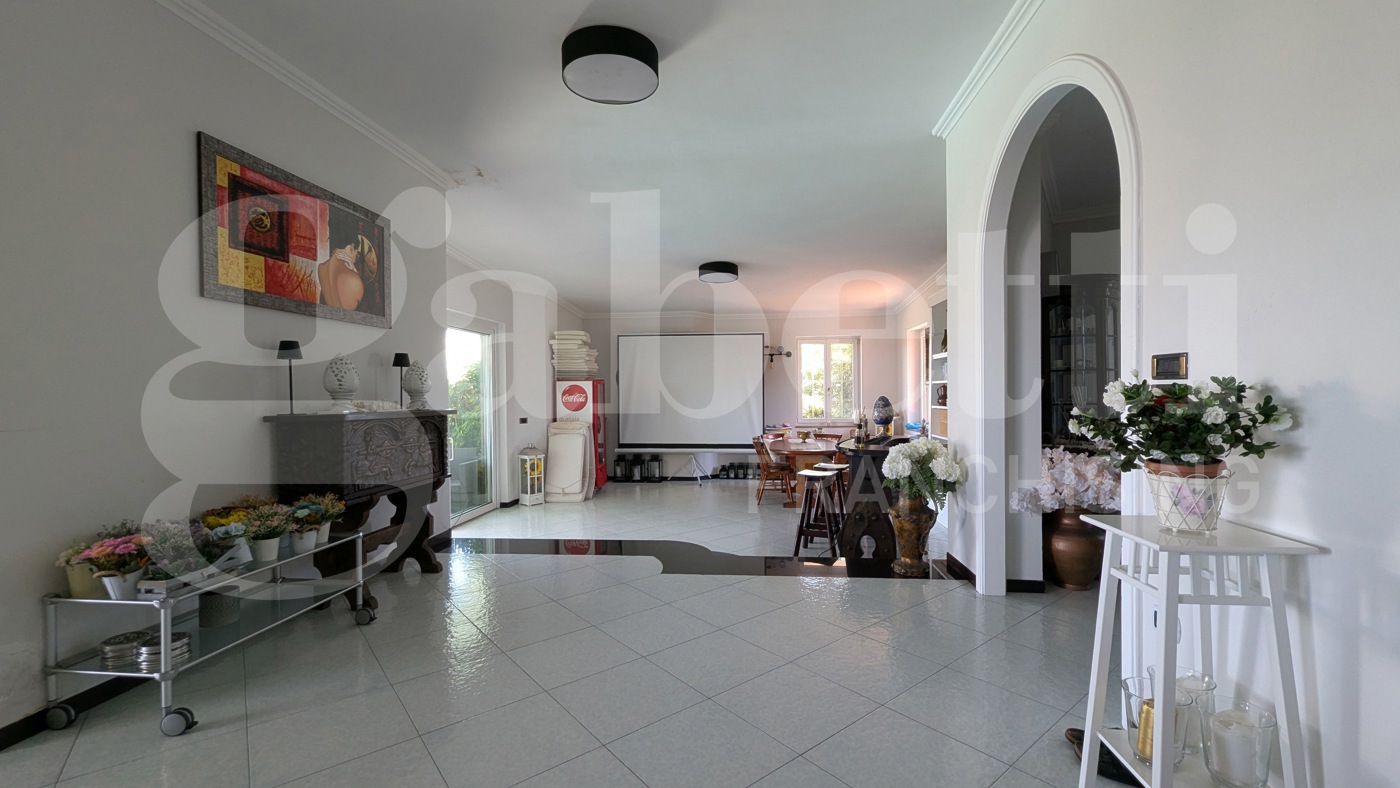 Villa con giardino a Pozzuoli