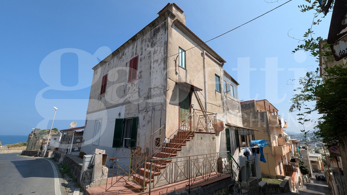 Trilocale vista mare a Monte di Procida