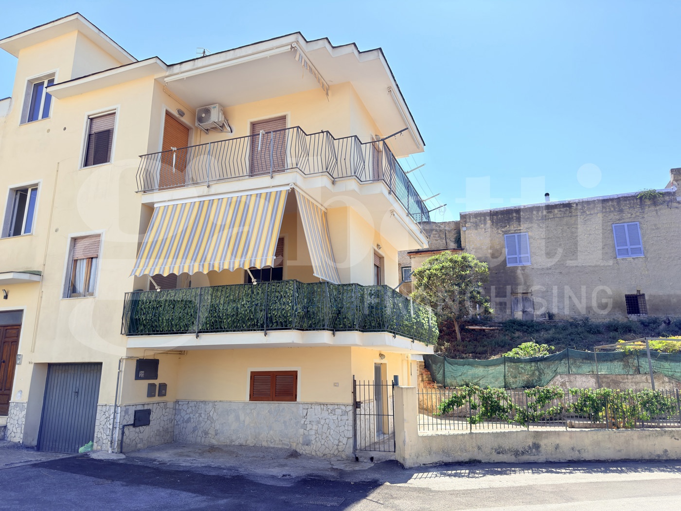 Bilocale arredato in affitto a Bacoli