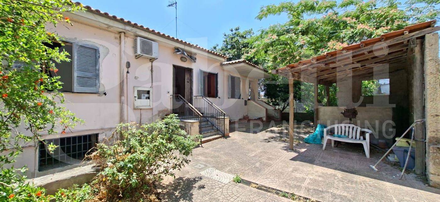 Quadrilocale con giardino a Monte di Procida