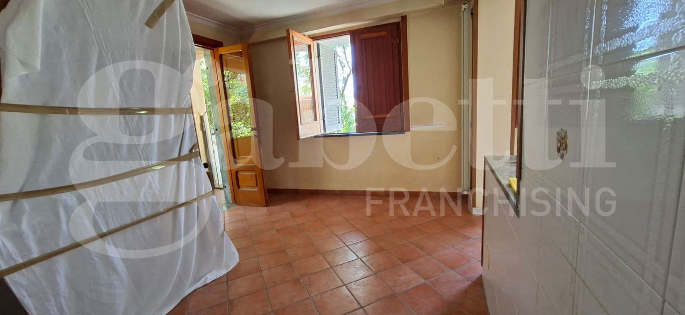 Quadrilocale con giardino a Monte di Procida