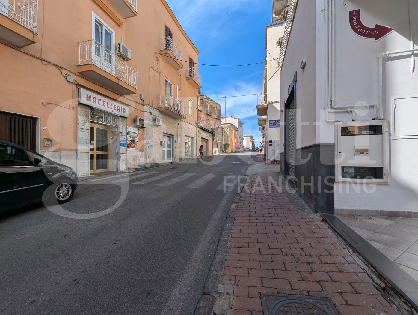 Negozio in vendita a Monte di Procida