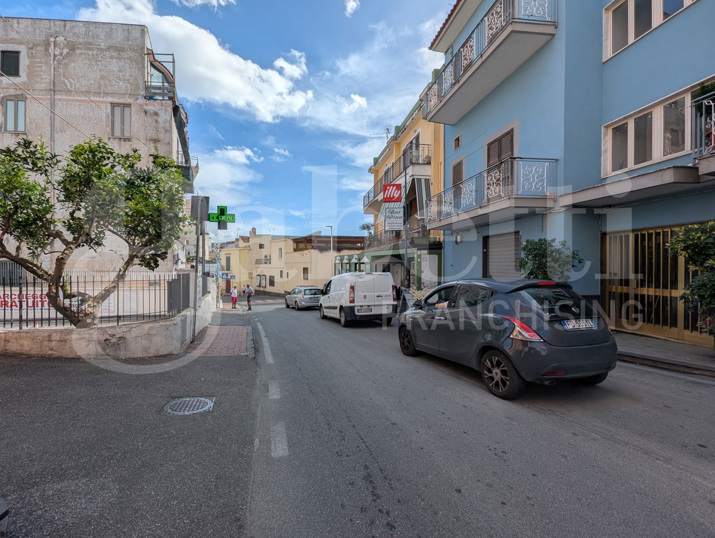 Negozio in vendita a Monte di Procida