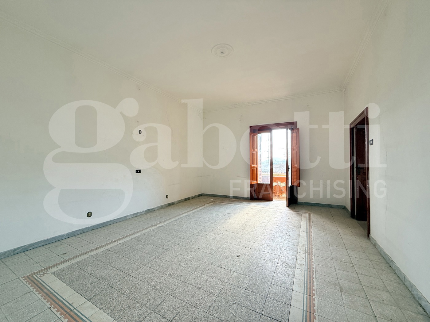 Quadrilocale con box doppio a Bacoli