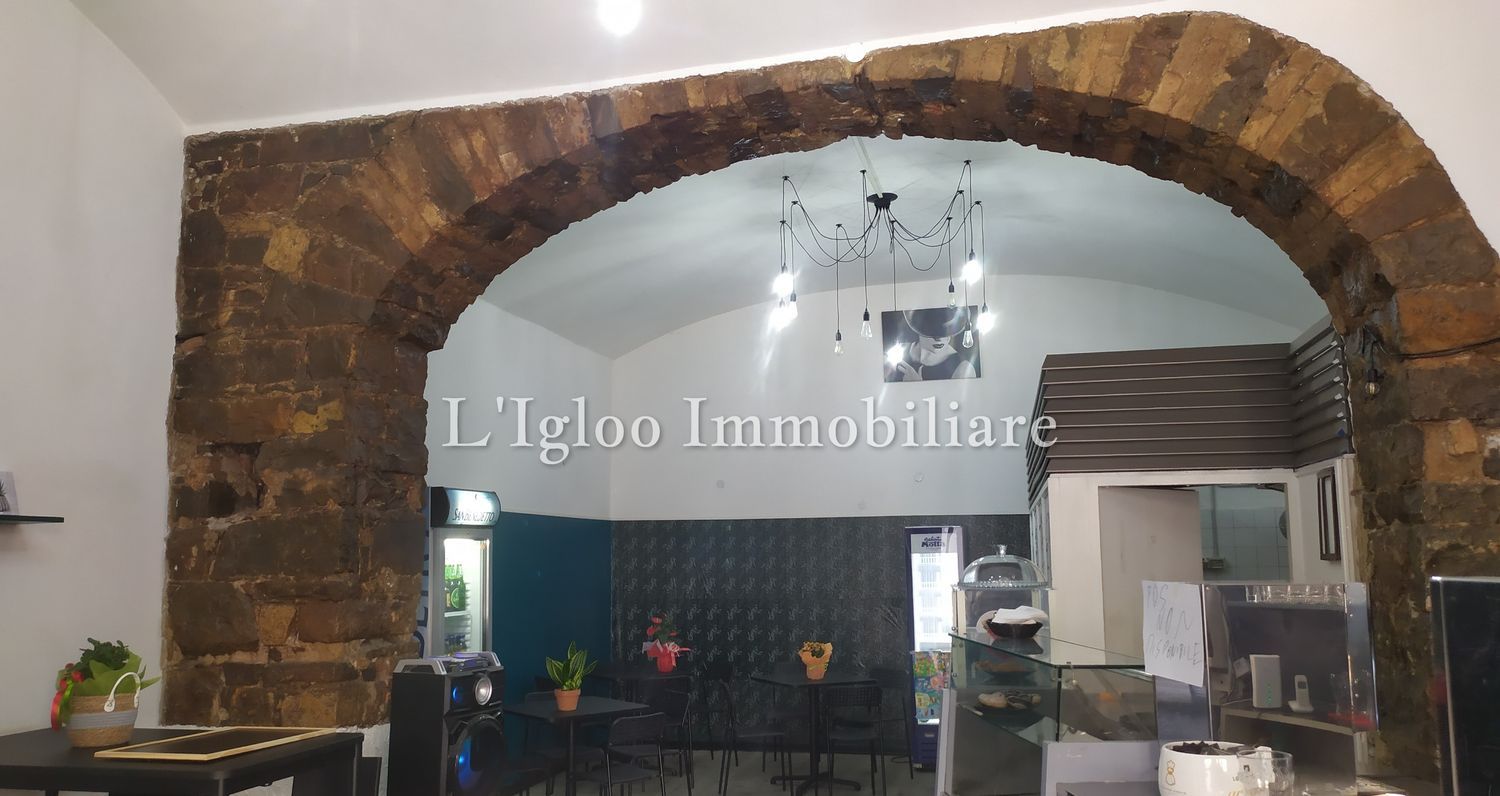 Locale commerciale in vendita in via via pondares 0, Trieste