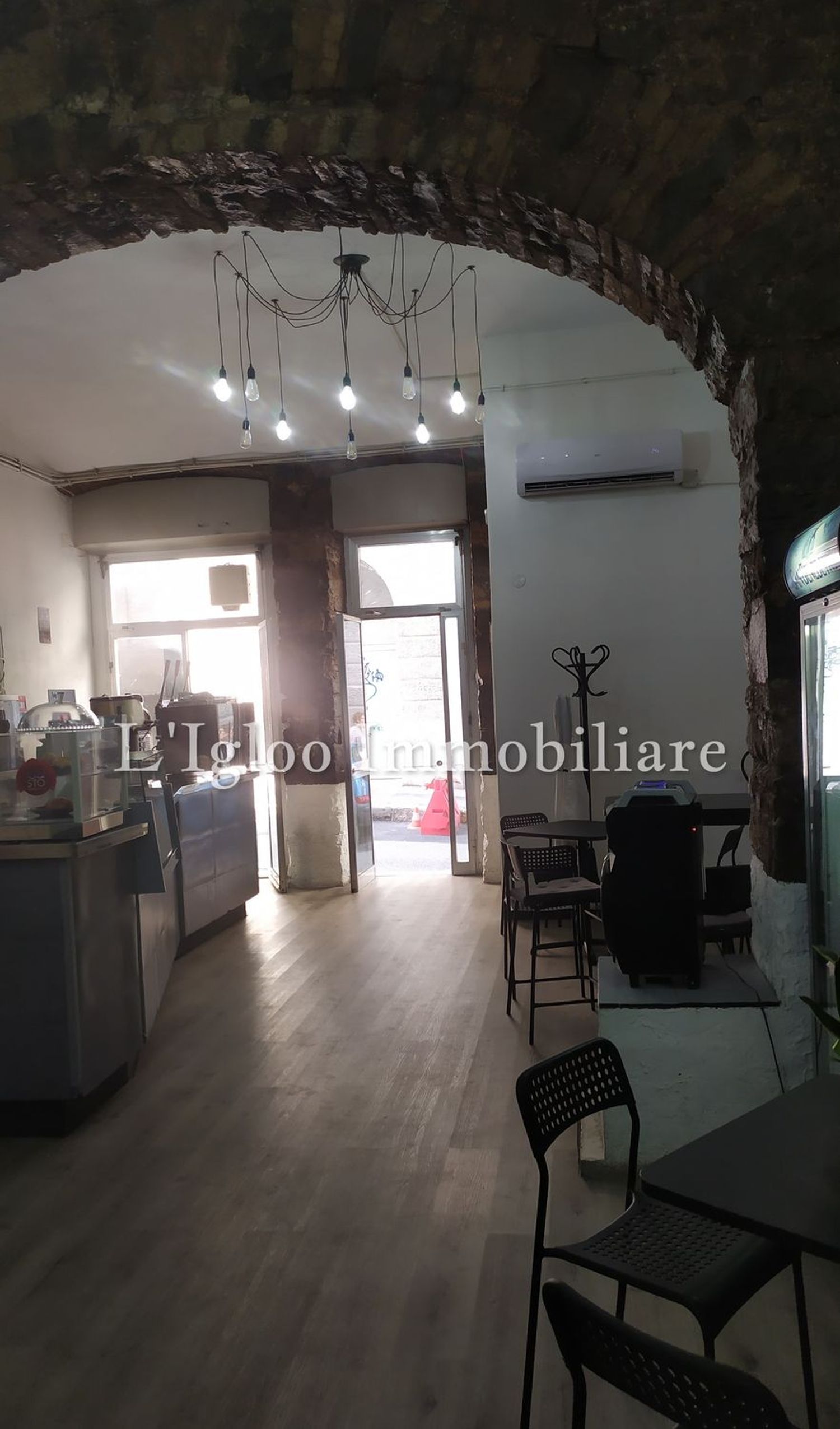 Locale commerciale in vendita in via via pondares 0, Trieste