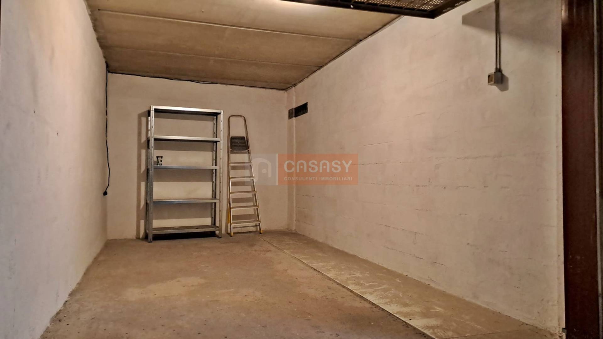 Box o garage in vendita a Albenga