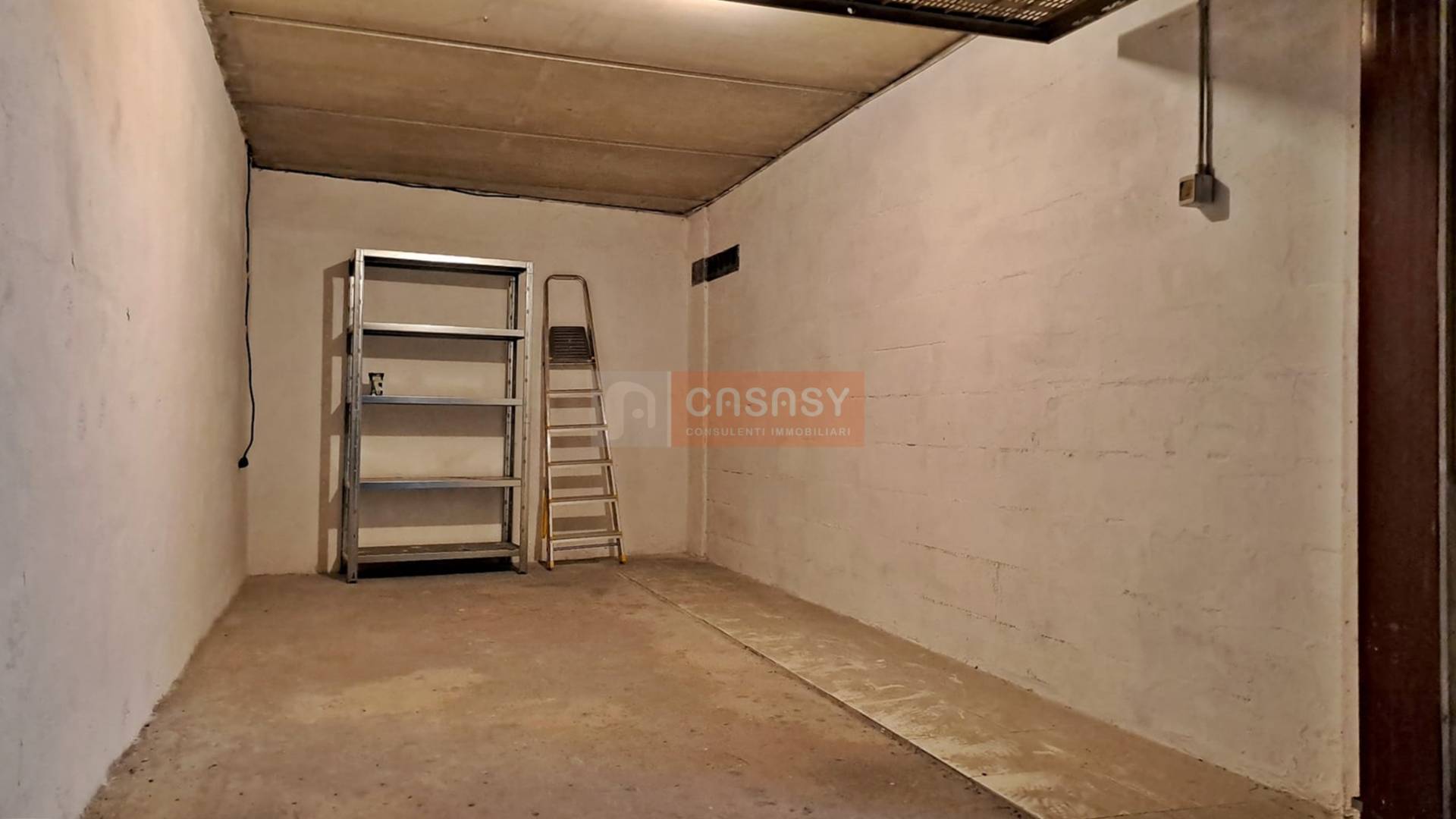 Box o garage in vendita a Albenga