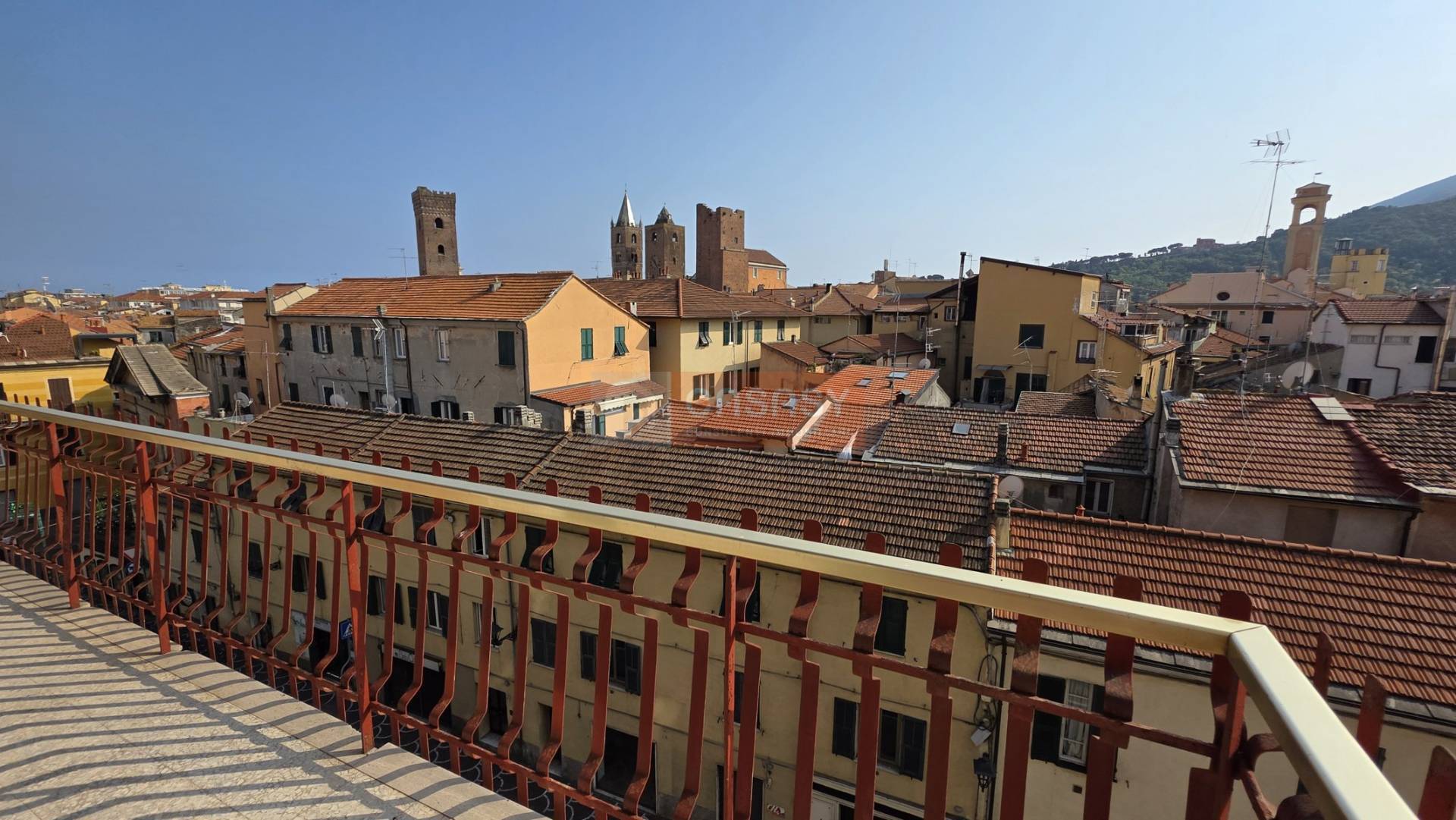 Appartamento in vendita a Albenga, Centrale