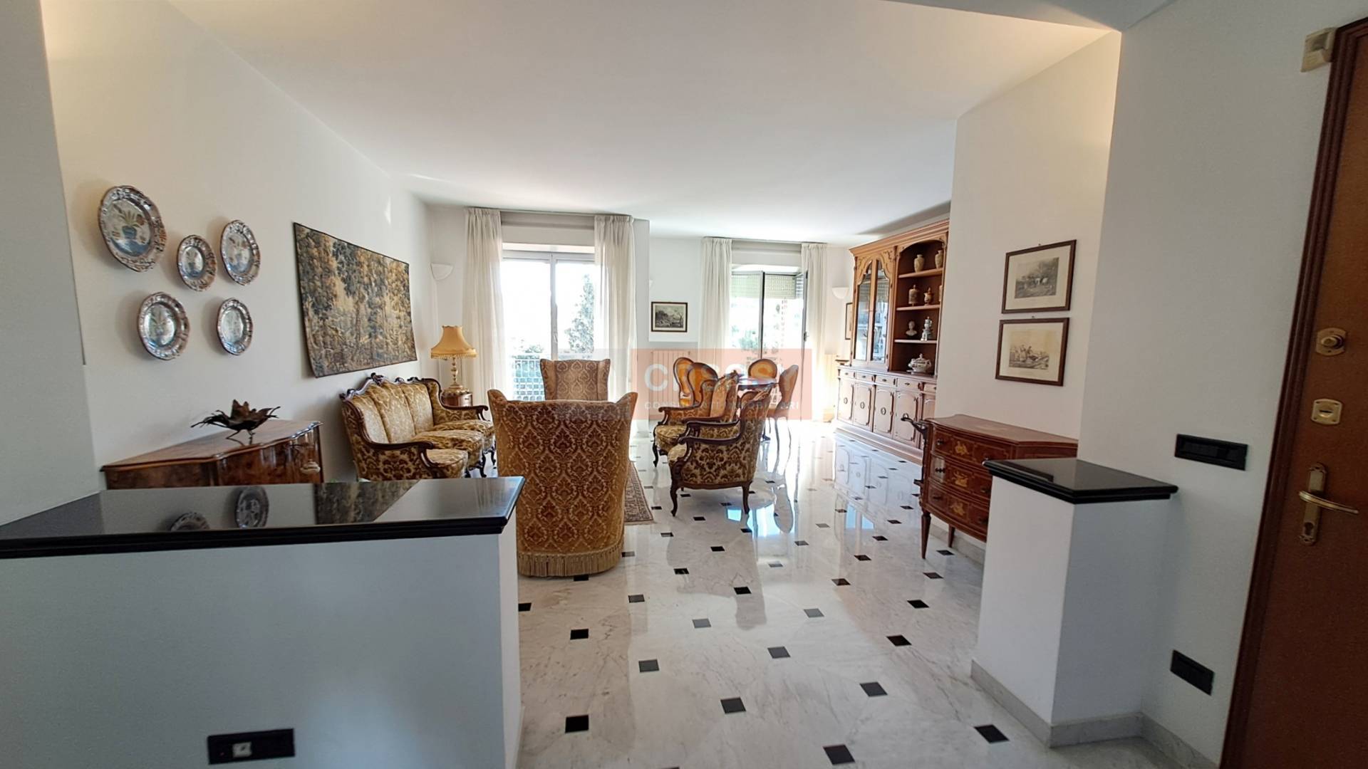 Appartamento in vendita a Albenga, Centrale