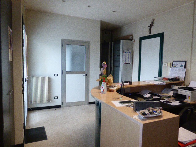 Capannone in vendita a Paese