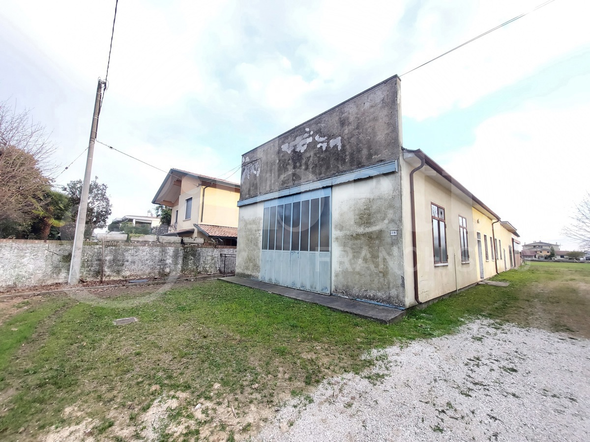 Terreno Edificabile in vendita a Paese