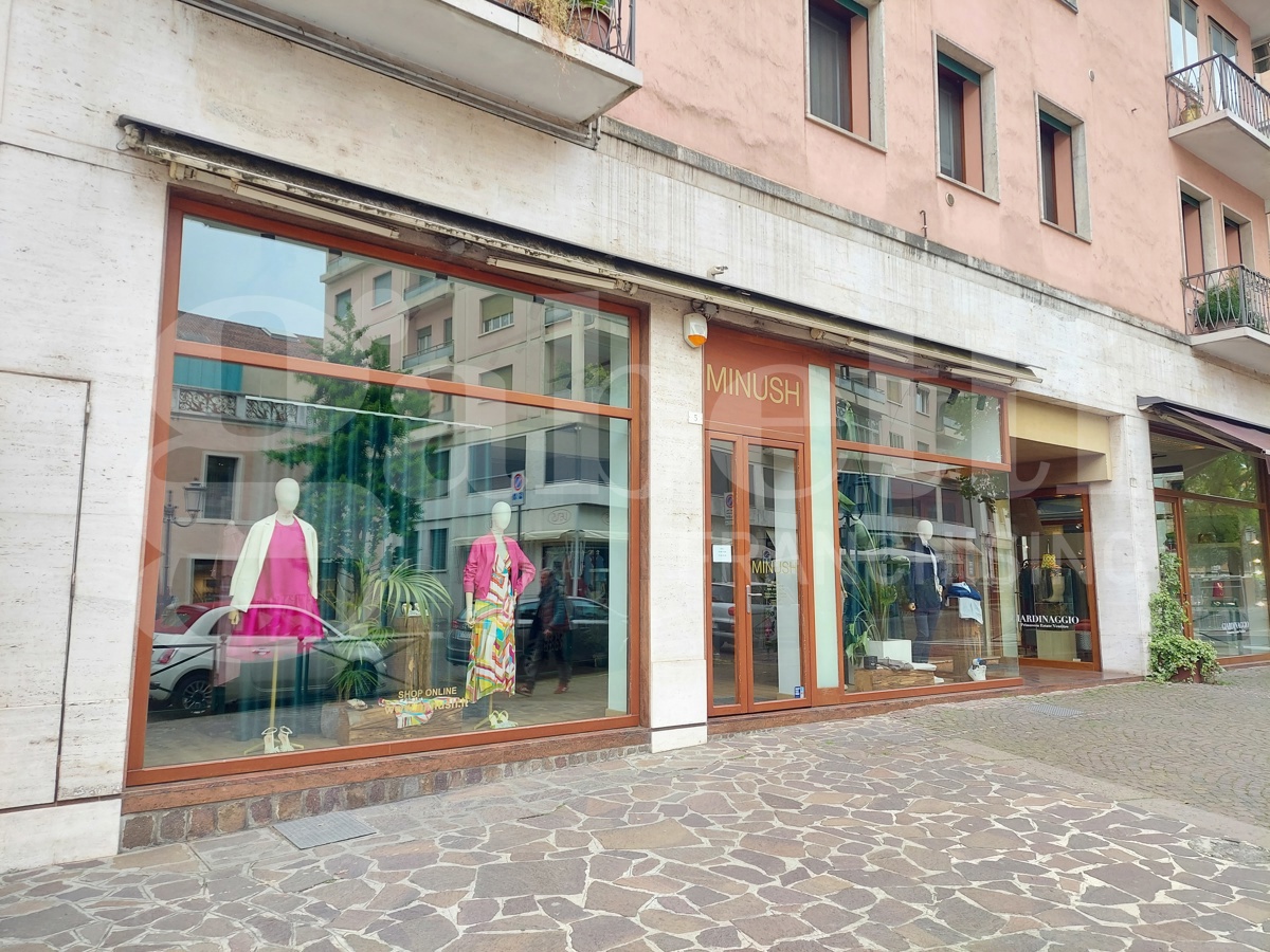 Negozio in affitto a Treviso