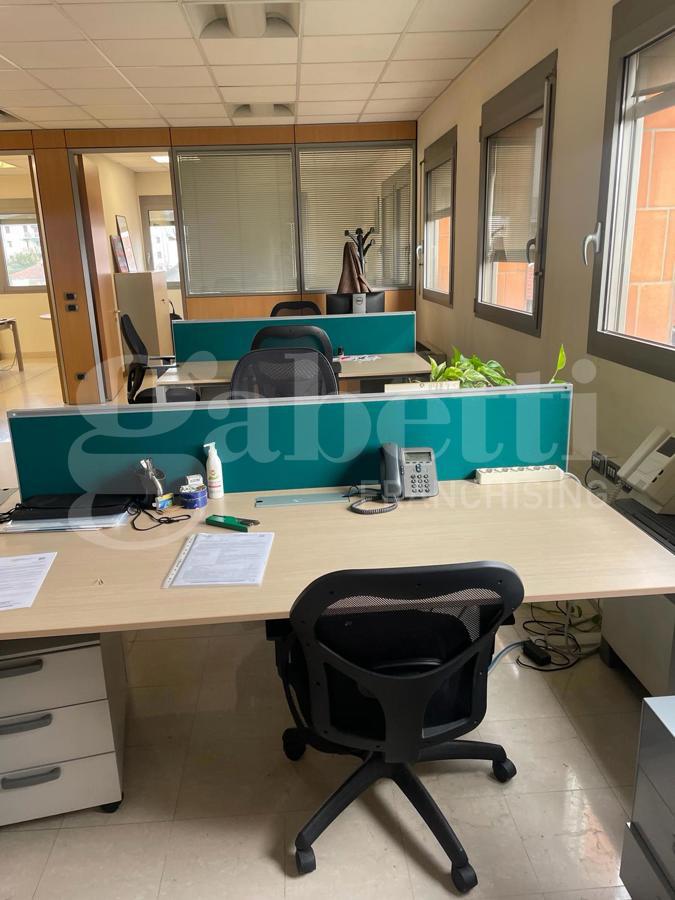 Ufficio con box doppio a Treviso