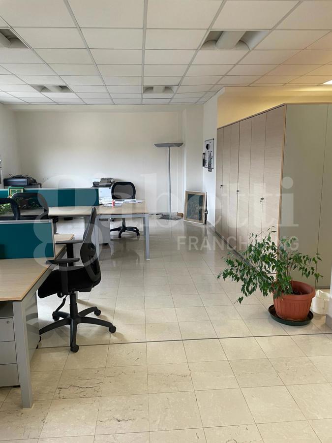 Ufficio con box doppio a Treviso