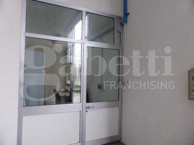 Capannone con box doppio a Silea