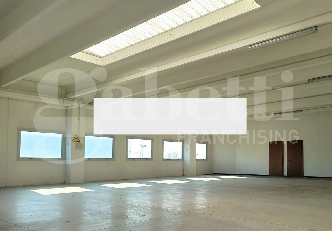 Capannone con box a Casale sul Sile