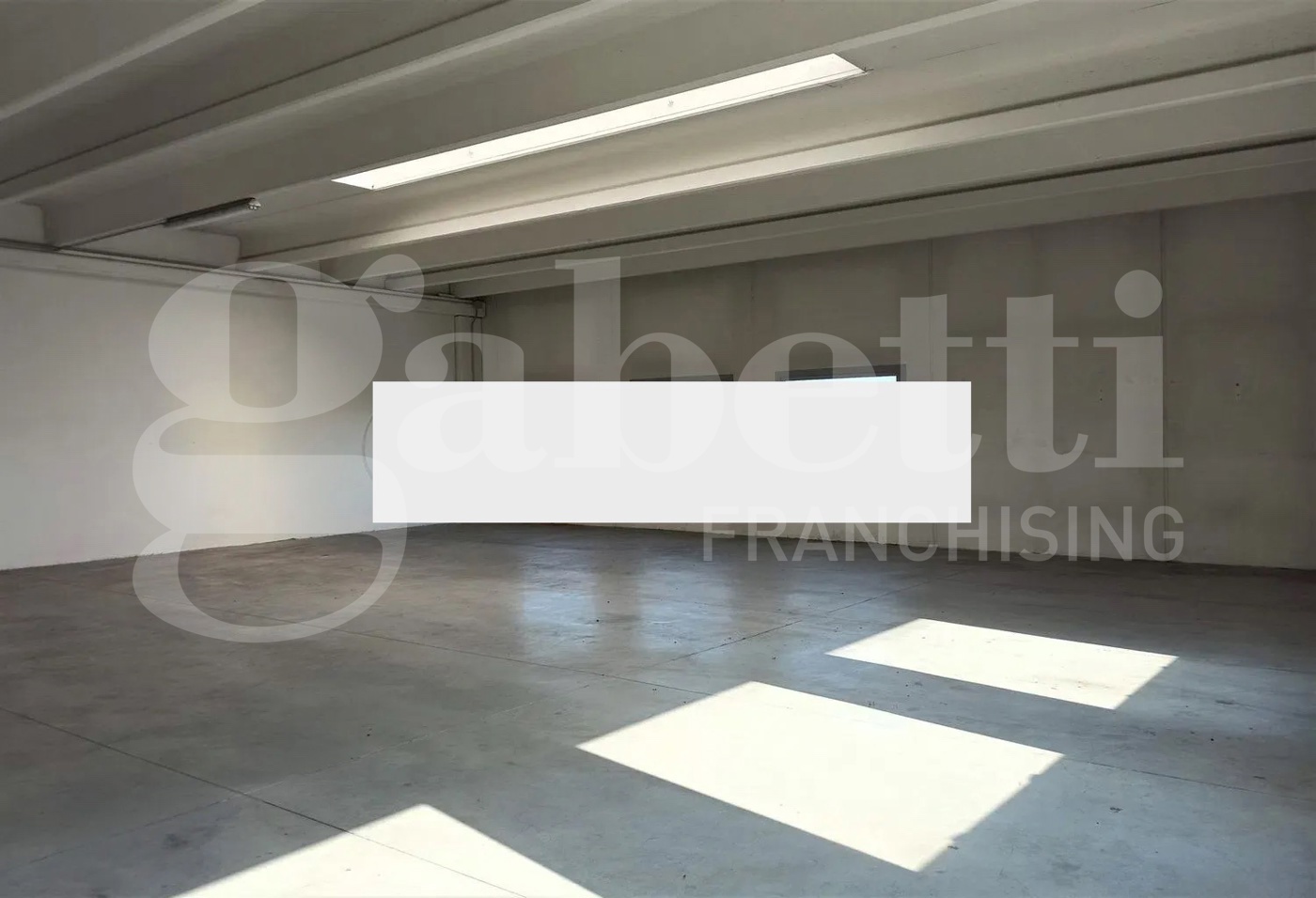 Capannone con box a Casale sul Sile