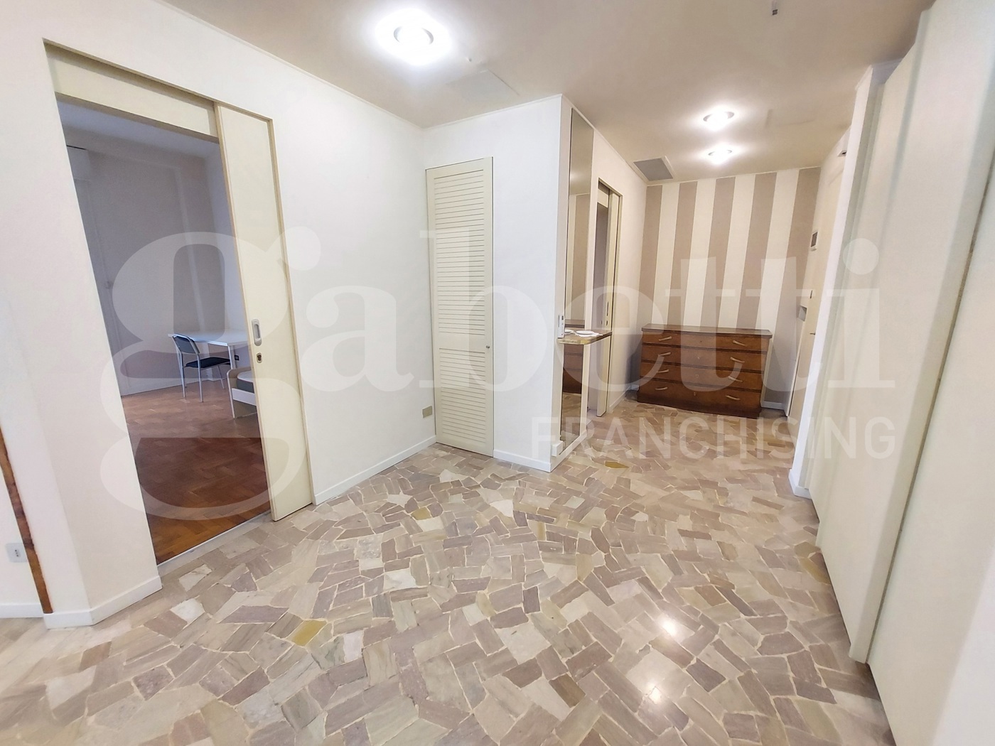 Quadrilocale arredato in affitto a Treviso