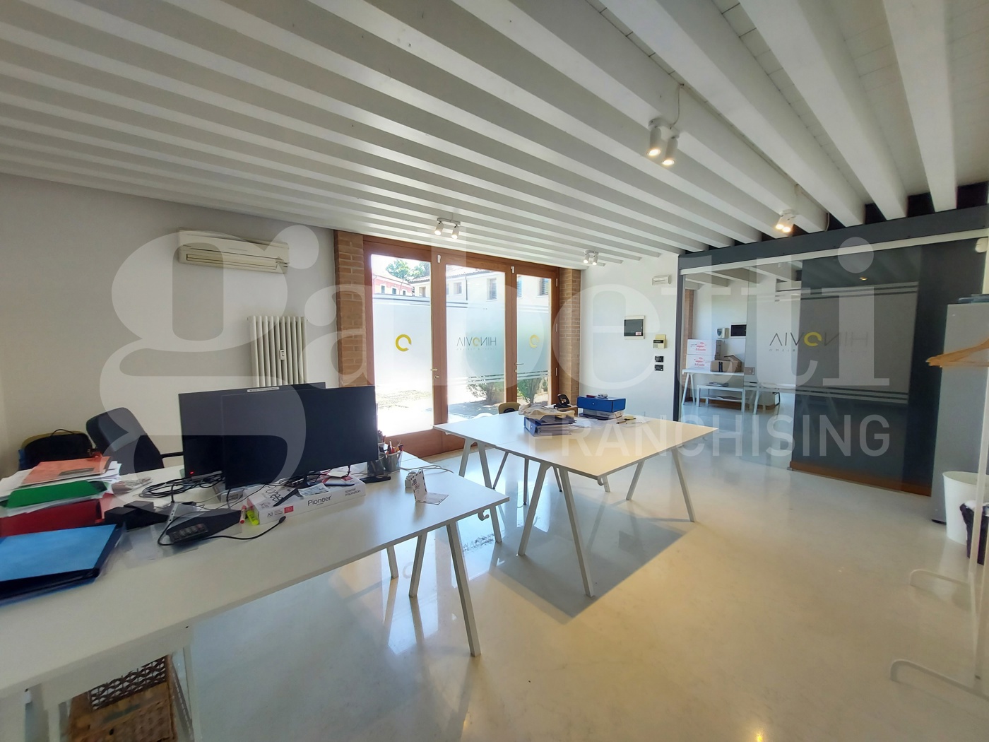 Ufficio con box doppio a Treviso