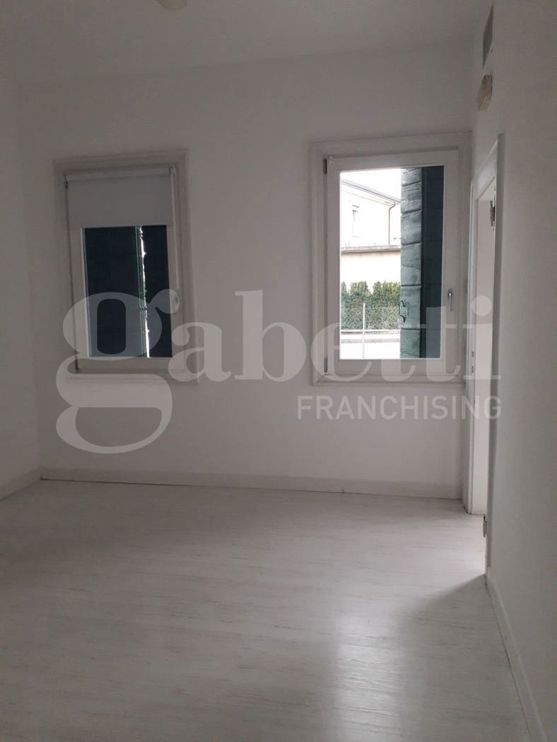 Ufficio con box doppio a Treviso