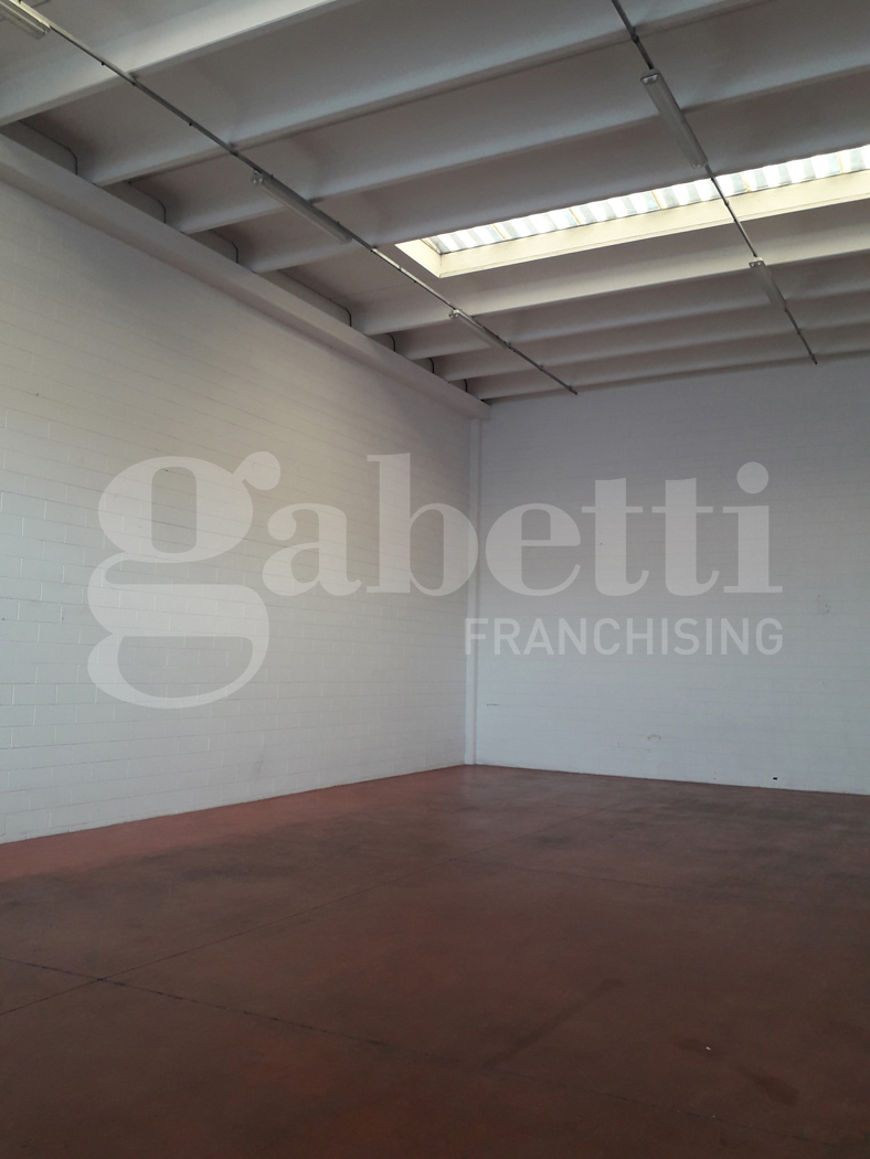 Capannone con box doppio a Quarto d'Altino