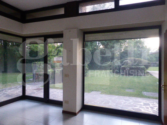 Ufficio con box doppio a Silea