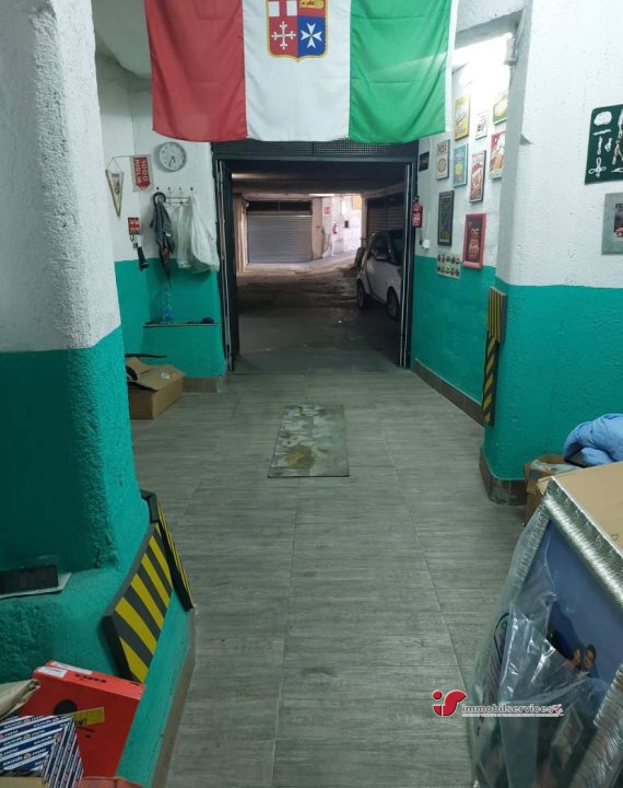 Box/Garage 27mq in vendita a Palermo