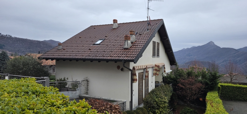 Villa in vendita a Caglio