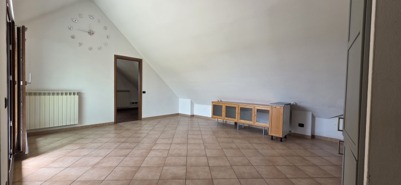 Bilocale con terrazzo a Nova Milanese