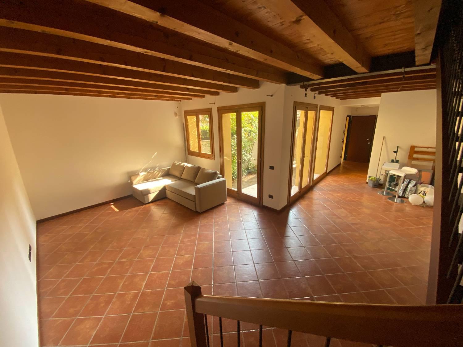 Casa indipendente arredata in affitto a Venezia