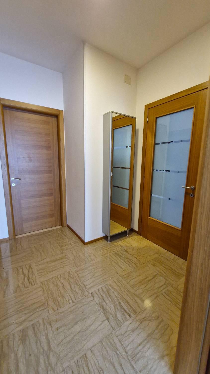 Quadrilocale arredato in affitto a Venezia