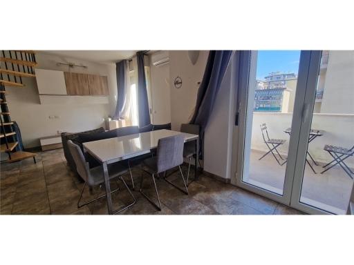 Trilocale con terrazzo, Firenze novoli