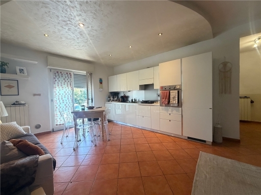 Trilocale con terrazzo, Firenze novoli