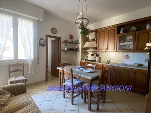 Appartamento con terrazzo, Scandicci centro