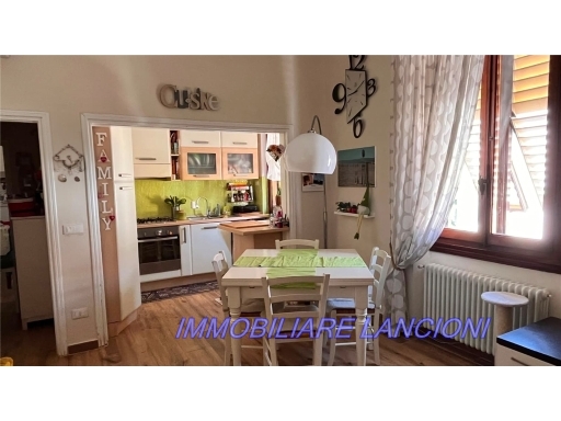 Quadrilocale con terrazzo, Scandicci centro