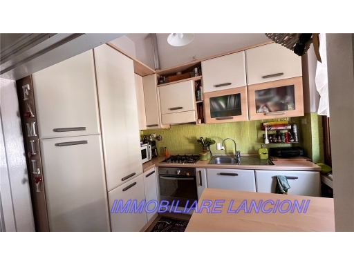 Quadrilocale con terrazzo, Scandicci centro