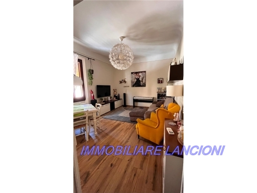Quadrilocale con terrazzo, Scandicci centro