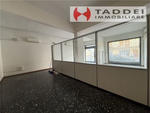 Negozio in affitto, Scandicci casellina