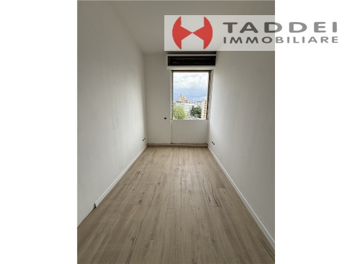 Trilocale con terrazzo, Firenze novoli