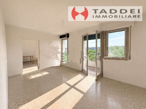 Bilocale con terrazzo, Firenze isolotto