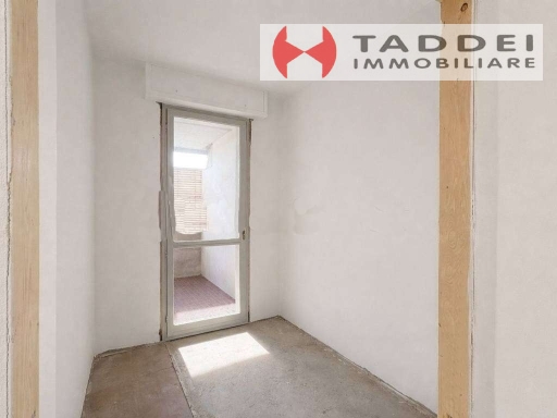 Bilocale con terrazzo, Firenze isolotto