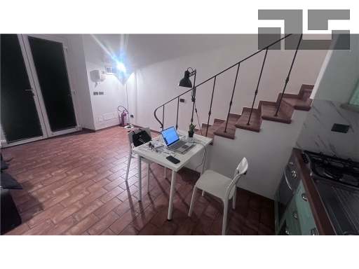 Bilocale con giardino, Firenze cure