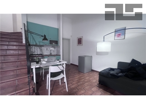 Bilocale con giardino, Firenze cure