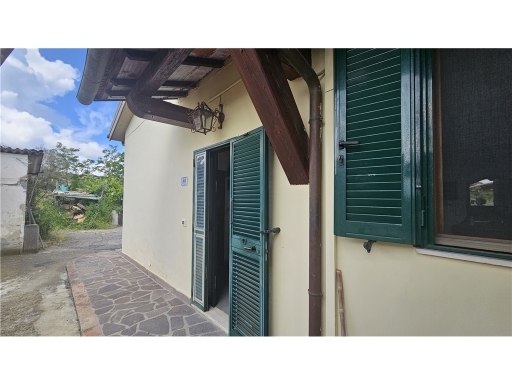 Villa con giardino, Empoli pozzale